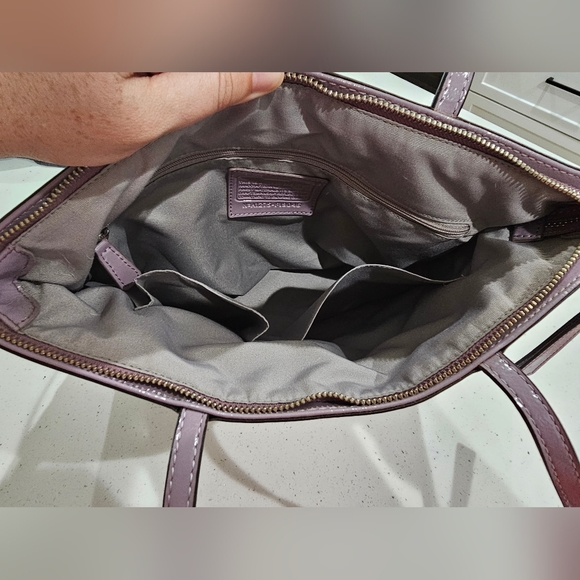 Coach Signature Stripe Tote Bag purse, Lavender with patent leather trim F19046 - Picture 5 of 10